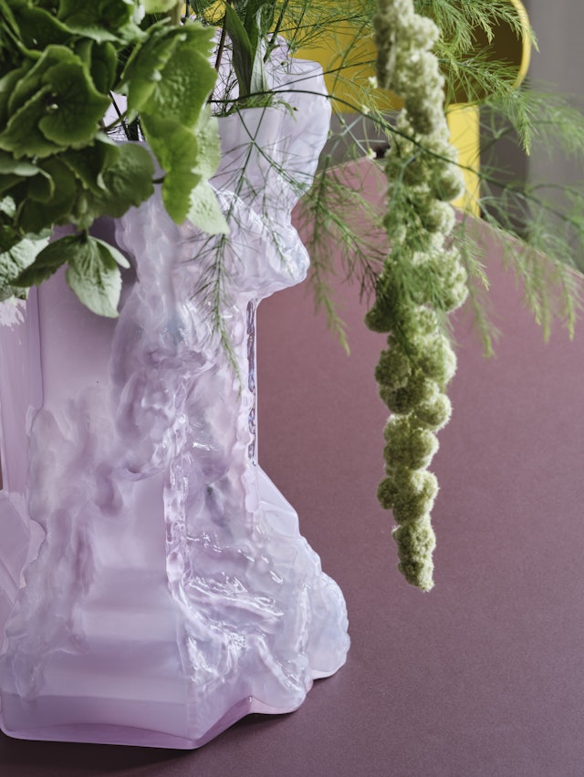 Rocky Baroque vase cool pink 350mm Rocky Baroque vase cool pink 350mm