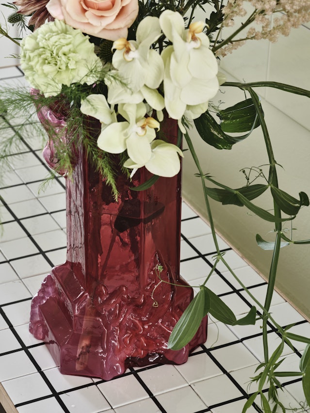 Rocky Baroque vase hot pink 350mm