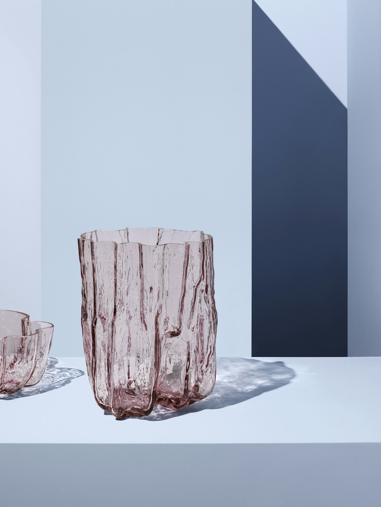 Crackle vase pink 270mm